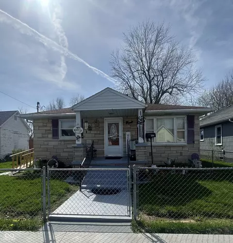 312 S Vine St, Seymour, IN 47274