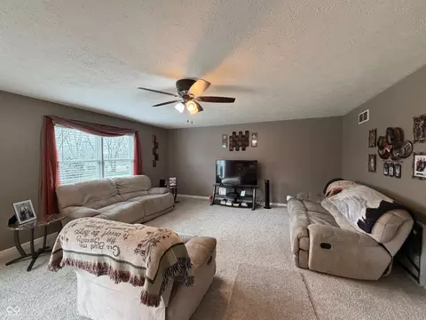 1010 Sunset Dr, Covington, IN 47932 photo 4