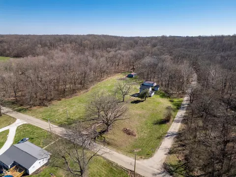 View/Area - 749 S River Rd, Covington, IN 47932 photo 2 of 4