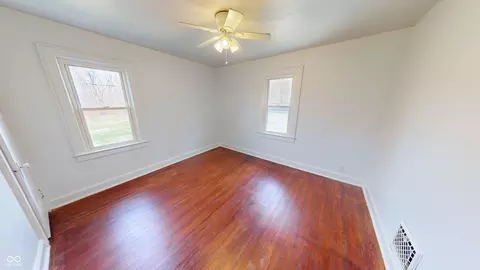 Bedroom - 749 S River Rd, Covington, IN 47932 photo 6 of 7