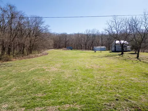 Exterior - 749 S River Rd, Covington, IN 47932 photo 6 of 10