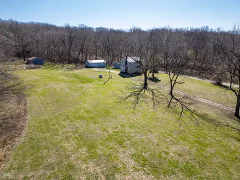 Exterior - 749 S River Rd, Covington, IN 47932 photo 5 of 10