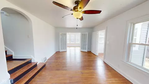 Living - 749 S River Rd, Covington, IN 47932 photo 6 of 10
