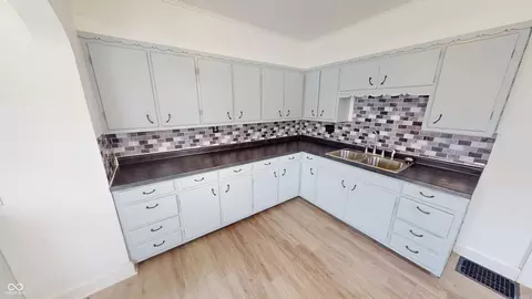Kitchen - 749 S River Rd, Covington, IN 47932 photo 3 of 7