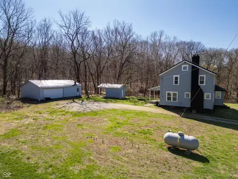 Exterior - 749 S River Rd, Covington, IN 47932 photo 7 of 10