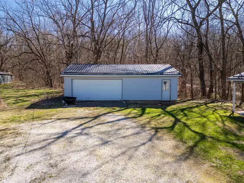 Exterior - 749 S River Rd, Covington, IN 47932 photo 8 of 10