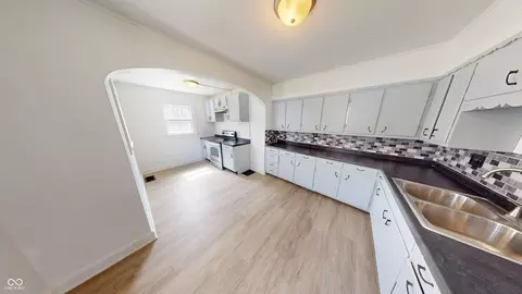 Kitchen - 749 S River Rd, Covington, IN 47932 photo 1 of 7