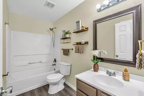 Bath - 2297 Shadowbrook Dr, Plainfield, IN 46168 photo 2 of 2