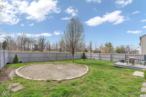 Exterior - 2297 Shadowbrook Dr, Plainfield, IN 46168 photo 3 of 5