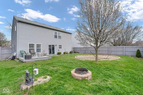 Exterior - 2297 Shadowbrook Dr, Plainfield, IN 46168 photo 2 of 5