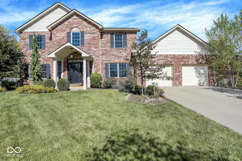 224 W Stoney Trl, Greenfield, IN 46140