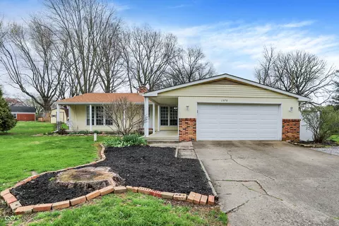 1578 Edgehill Rd, Shelbyville, IN 46176