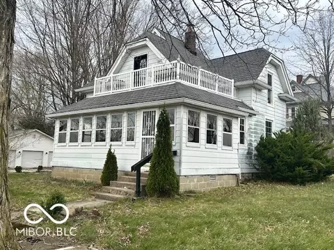 53 E Fulton St, Cloverdale, IN 46120