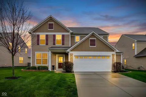 6658 Park Grove Blvd, Whitestown, IN 46075