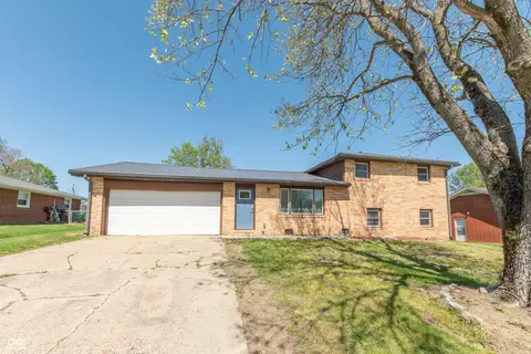 9636 E Randal St, Columbus, IN 47203