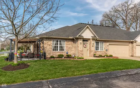 6970 Park Square Dr #A, Avon, IN 46123