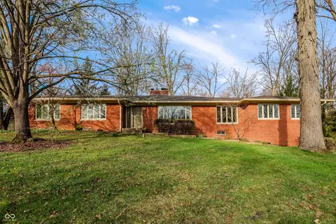 10712 Wildwood Dr, Fishers, IN 46037
