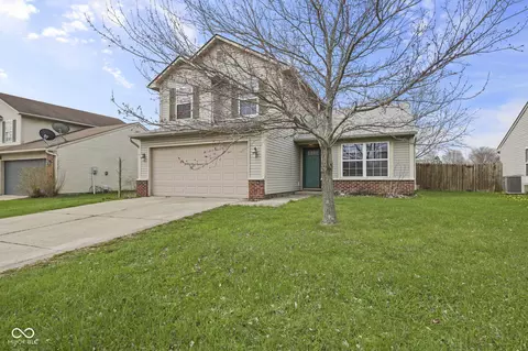 908 Washington Cove Ln, Indianapolis, IN 46229