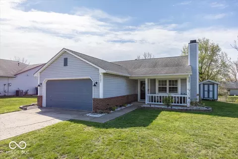 5507 Pine Knoll Blvd, Noblesville, IN 46062