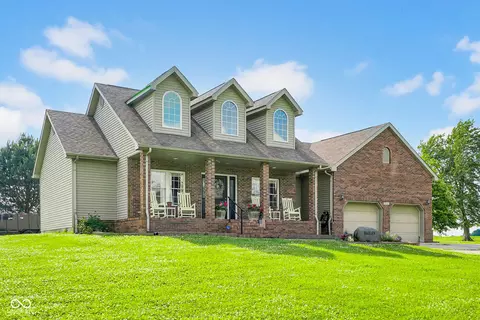 7742 N 825 E, Hope, IN 47246