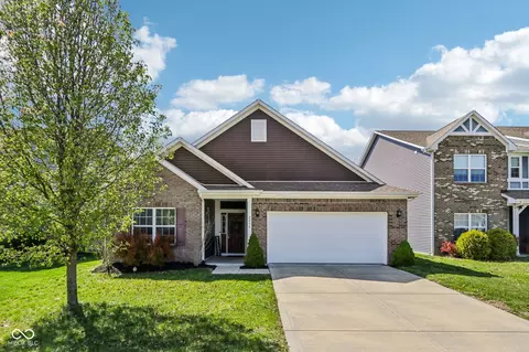 2418 Bridlewood Dr, Franklin, IN 46131