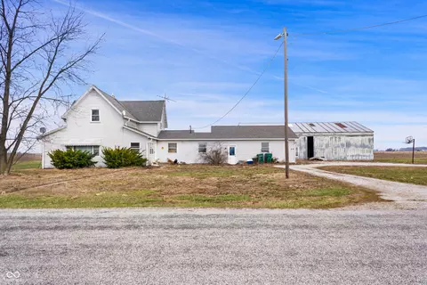 4682 E Division Rd, Windfall, IN 46076