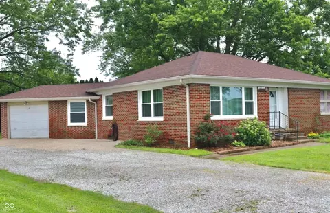 52 W Mill St, New Palestine, IN 46163