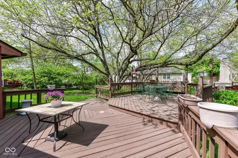 7812 Hampton Pl, Fishers, IN 46038 photo 2