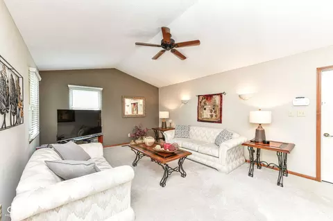 7812 Hampton Pl, Fishers, IN 46038 photo 8