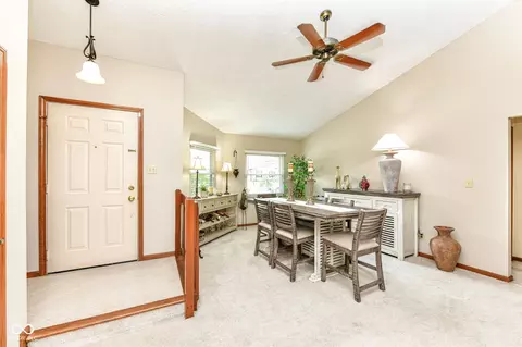 7812 Hampton Pl, Fishers, IN 46038 photo 4