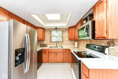 7812 Hampton Pl, Fishers, IN 46038 photo 9