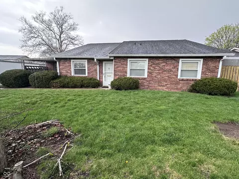 2755 Prosperity Dr, Columbus, IN 47201