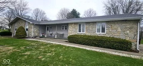 528 Linden Dr, Spiceland, IN 47385