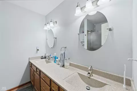 Bath - 8749 Carriage Ln, Pendleton, IN 46064 photo 2 of 5