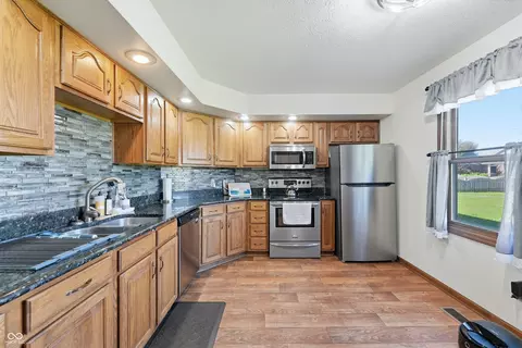 Kitchen - 8749 Carriage Ln, Pendleton, IN 46064 photo 3 of 4