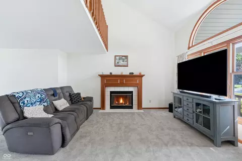 Living - 8749 Carriage Ln, Pendleton, IN 46064 photo 2 of 2