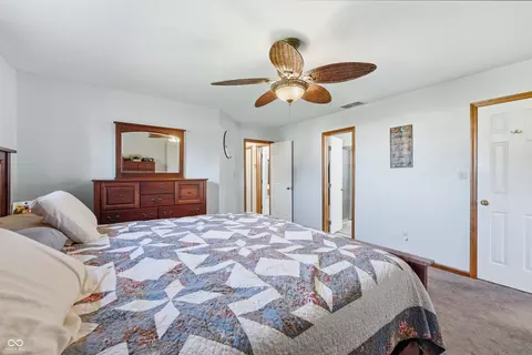 Bedroom - 8749 Carriage Ln, Pendleton, IN 46064 photo 5 of 6