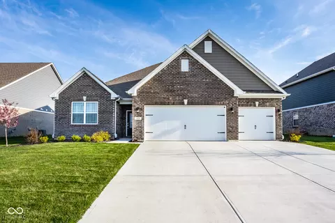 4848 W Jamestown Trce, New Palestine, IN 46163