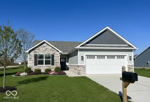 6629 Twelve Oaks Dr, Anderson, IN 46013