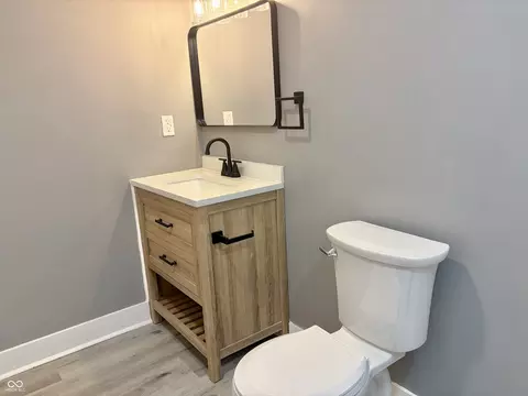 Bath - 402 Walnut St, Hope, IN 47246 photo 2 of 2