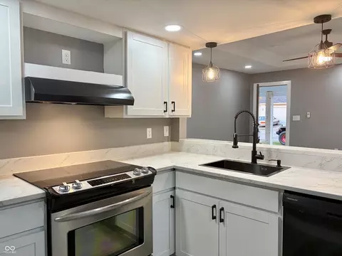 Kitchen - 402 Walnut St, Hope, IN 47246 photo 2 of 3
