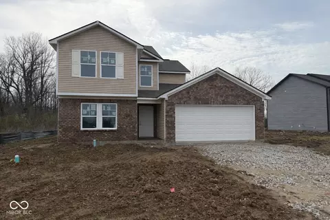 8605 N Seneca Dr, Muncie, IN 47303