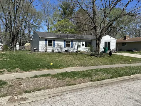 212 Maplebrook Dr, Brownsburg, IN 46112