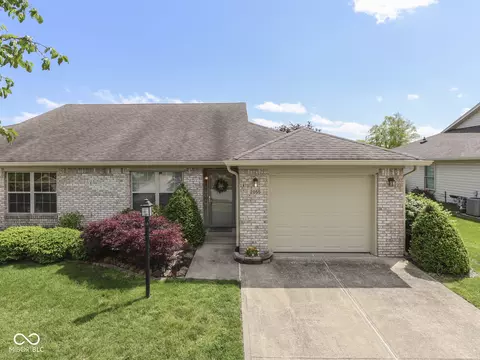2055 Pelican Dr, Franklin, IN 46131