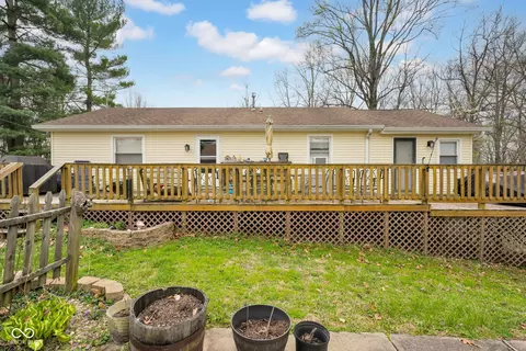 8488 S Riser Dr, Nineveh, IN 46164