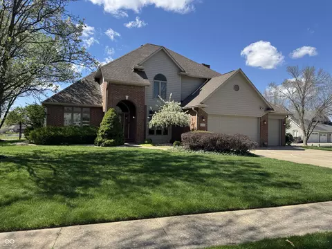 84 Racquet Ct, Greenwood, IN 46142