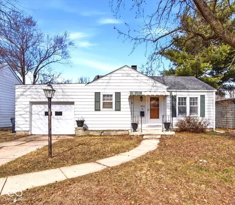 324 E 34th St, Anderson, IN 46013