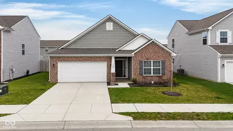 1450 Bigleaf Dr, Sheridan, IN 46069