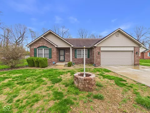 1102 Evergreen Ct, Anderson, IN 46012