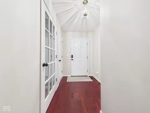 Entry Way - 1102 Evergreen Ct, Anderson, IN 46012 photo 1 of 3